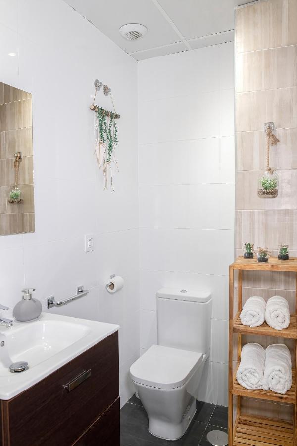 Lujoso Hogar Cerca Del Casco Antiguo De La Ciudad Apartment Валенсия Екстериор снимка
